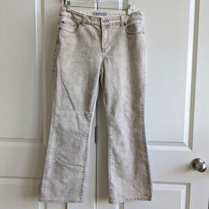 Chicos Platinum Jeans 10 Ultimate Fit Flare Leg Beige Light Wash Stretchy Denim